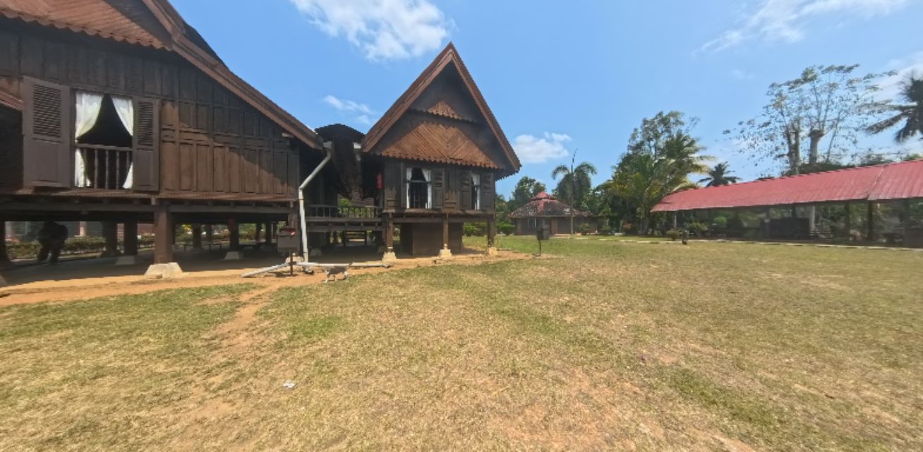 Teratak Za'ba Right Panorama