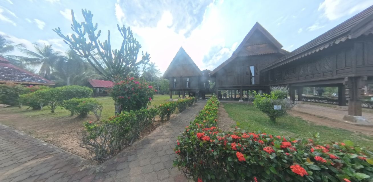 Teratak Za'ba Left Panorama