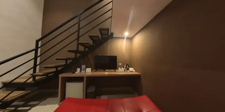 Junior Suite - Triizz Hotel Semarang (1)