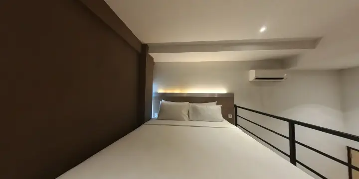 Junior Suite - Triizz Hotel Semarang (3)