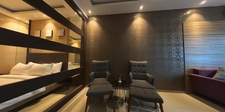 Suite - Triizz Hotel Semarang (2)