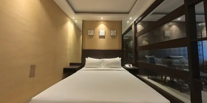 Suite - Triizz Hotel Semarang (4)