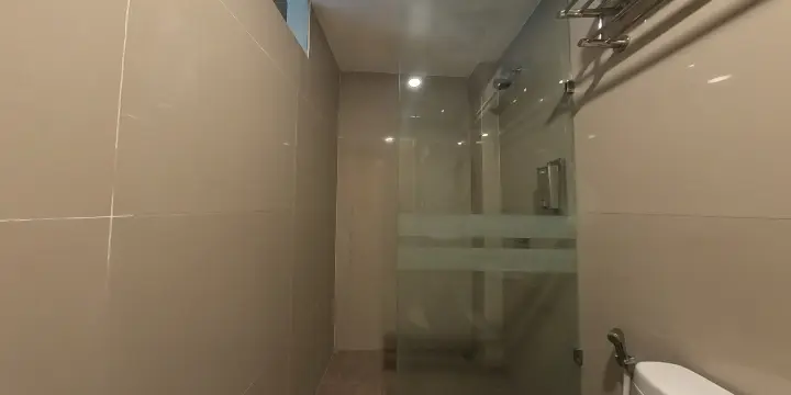 Suite Bathroom - Triizz Hotel Semarang