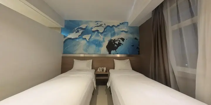 Superior Twin - Triizz Hotel Semarang