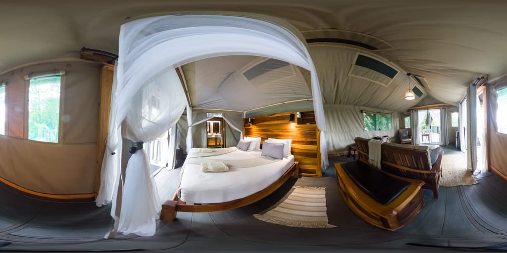 honeymoon_suite_bedroom