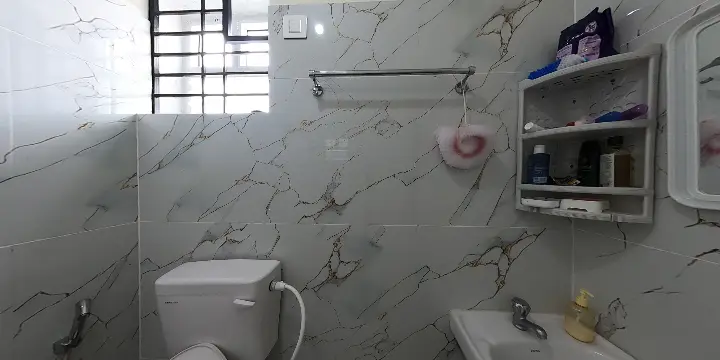 1000043944