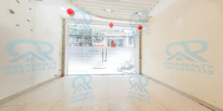 Cửa tầng 1