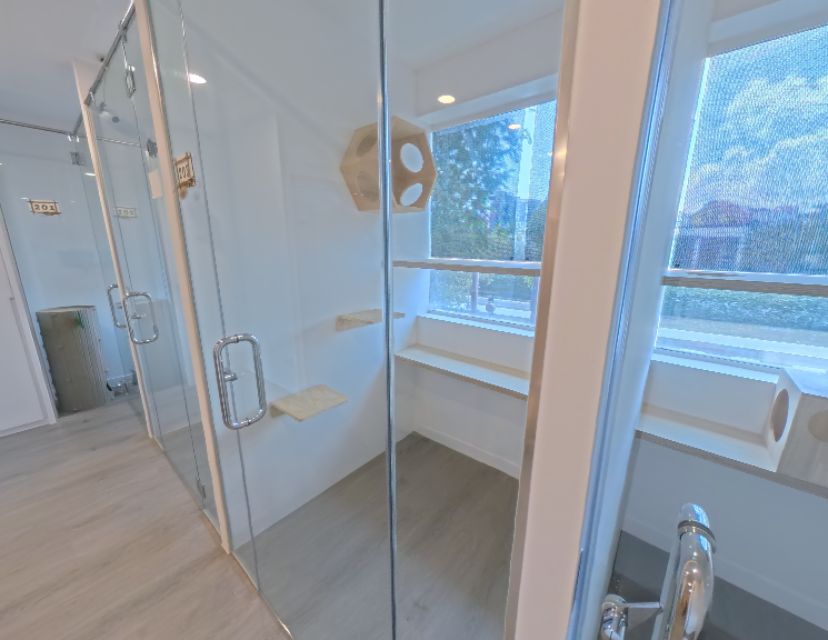 L2 - Kitnap Cat Hotel Right End