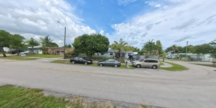 2200 SW 42 Way - House next to it