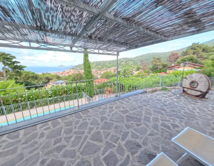 Terrazzo piscina